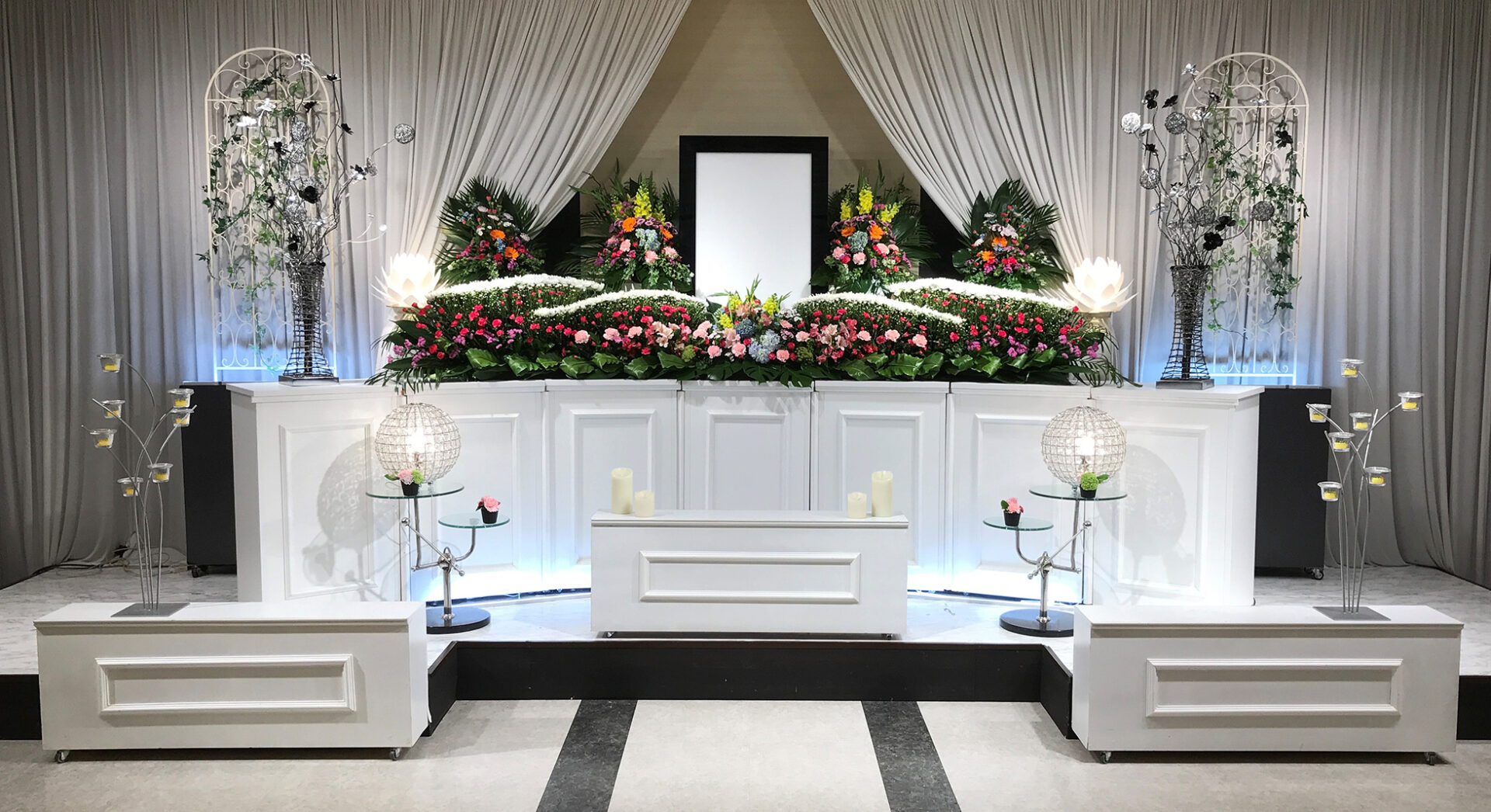 家族葬から一般葬と対応する式場